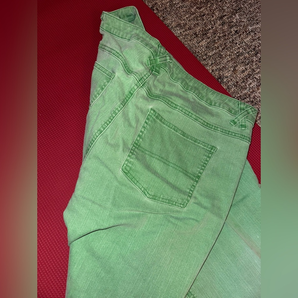 Capris - Picture 3 of 3